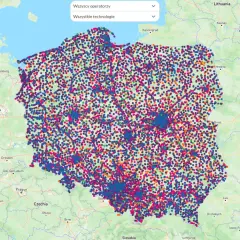 Mapa Polski pokryta kolorowymi kropkami, symbolizującymi zasięg plusa. Widoczne są też fragmenty Niemiec, Czech i Białorusi.