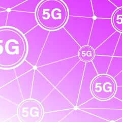 Sieć 5G to przyszłość łączności. Grafika przedstawia połączone ze sobą okręgi z napisem "5G", symbolizujące globalną sieć.