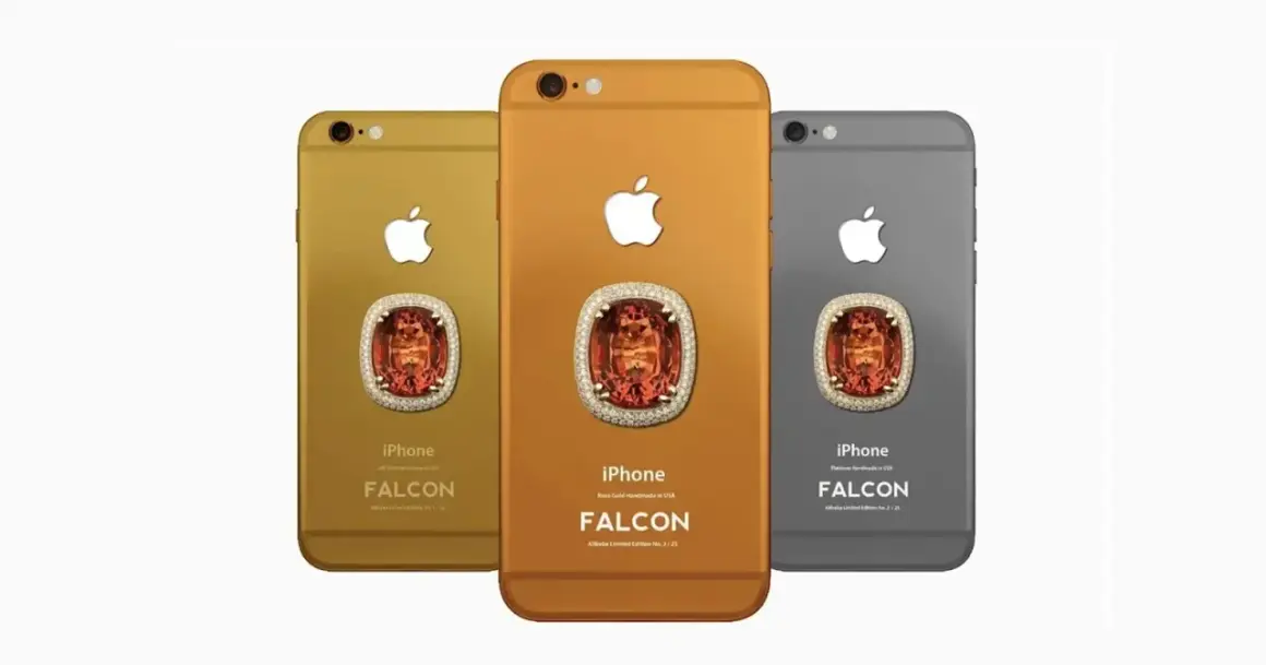 Trzy iPhone'y 6 w kolorach złota, miedzi i platyny, ozdobione kamieniem przypominającym różowy diament. Falcon Supernova.