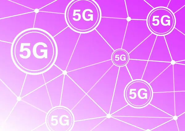 Sieć 5G to przyszłość łączności. Grafika przedstawia połączone ze sobą okręgi z napisem "5G", symbolizujące globalną sieć.
